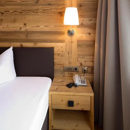 Zillertaler Weinstadl Hotel Hippach