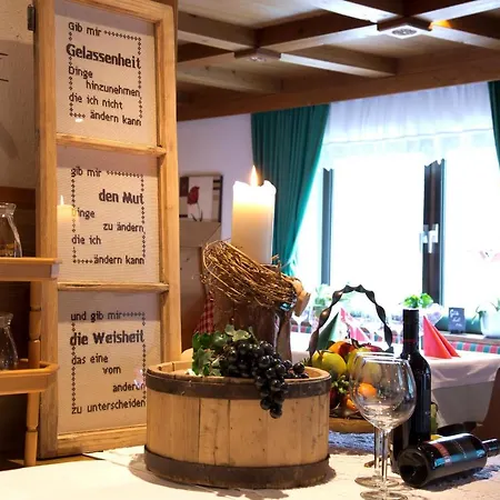 Zillertaler Weinstadl Hotel Hippach